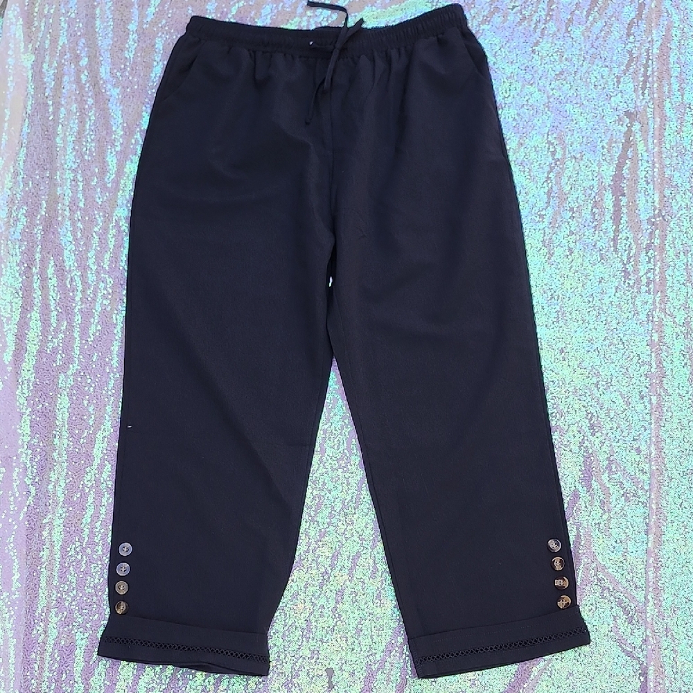 Women's Black Pants With BUTTON Detail 2XL New! VERY CUTE LIGHT WEIGHT